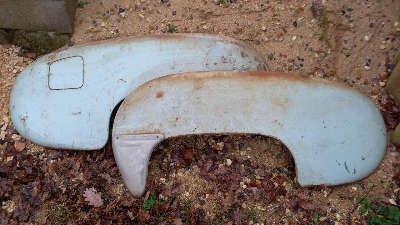 Lot de pièces RENAULT Frégate LesAnciennes.com