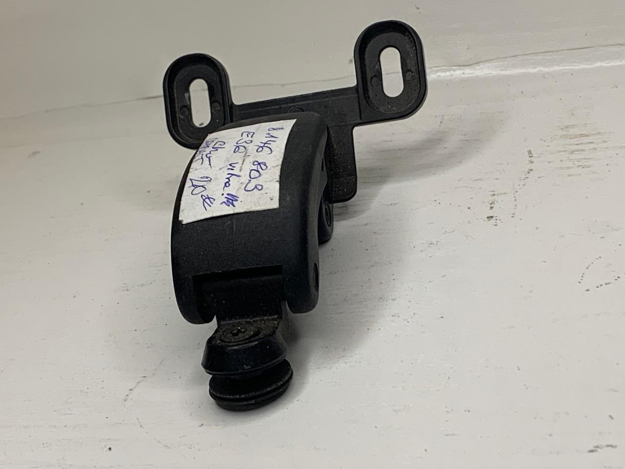 Charnière vitre AR. BMW E 36 COMPACT LesAnciennes.com