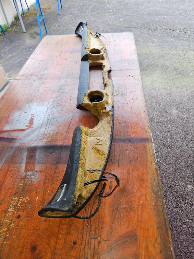 CASQUETTE de TABLEAU DE BORD SIMCA 1500 LesAnciennes.com