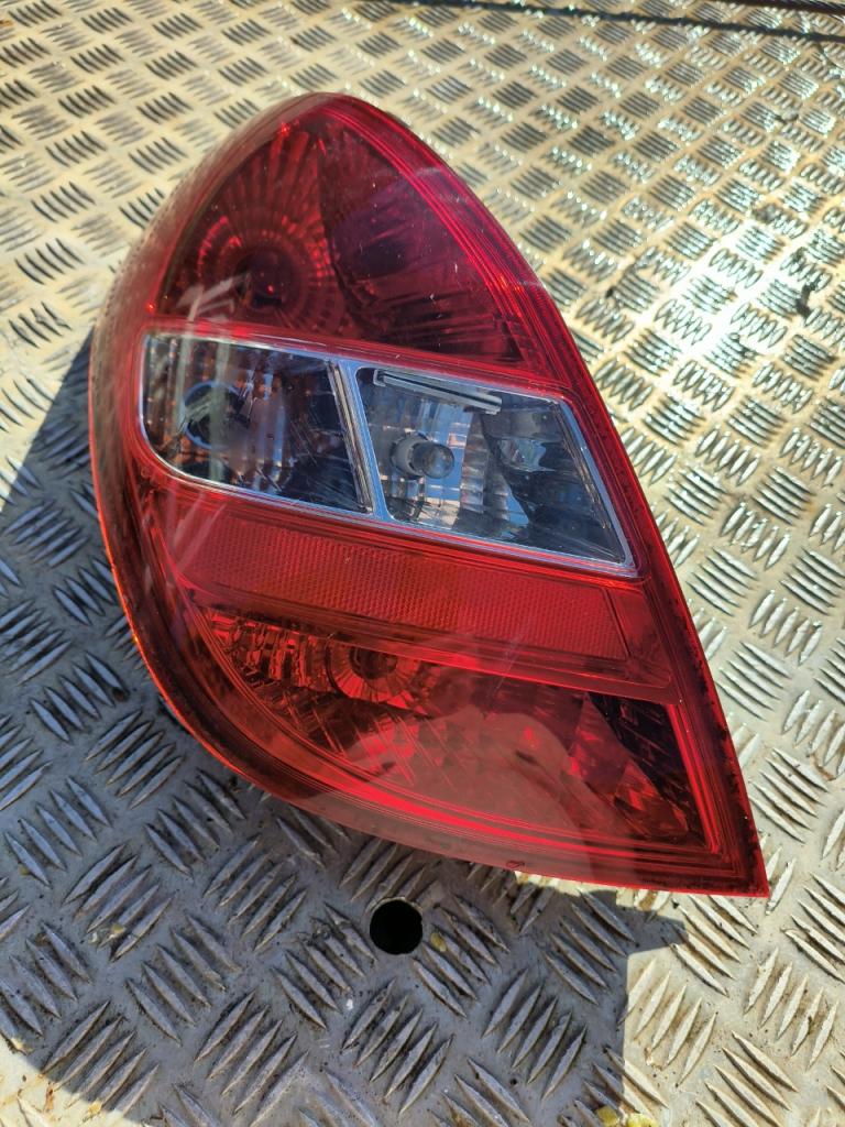 Feu arrière hyundai 120 LesAnciennes.com