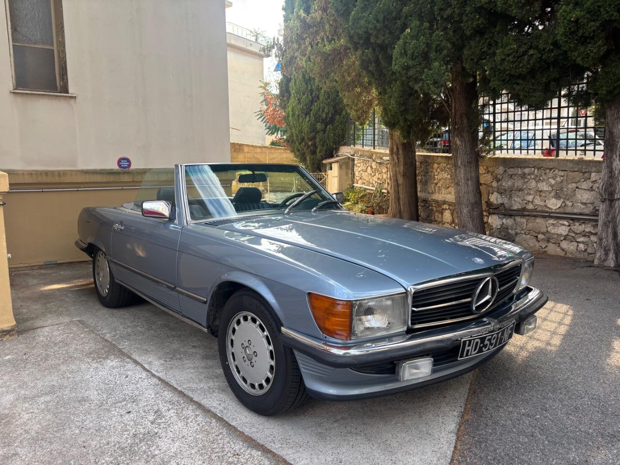 MERCEDES SL cabriolet R107 R107 - 1988 LesAnciennes.com