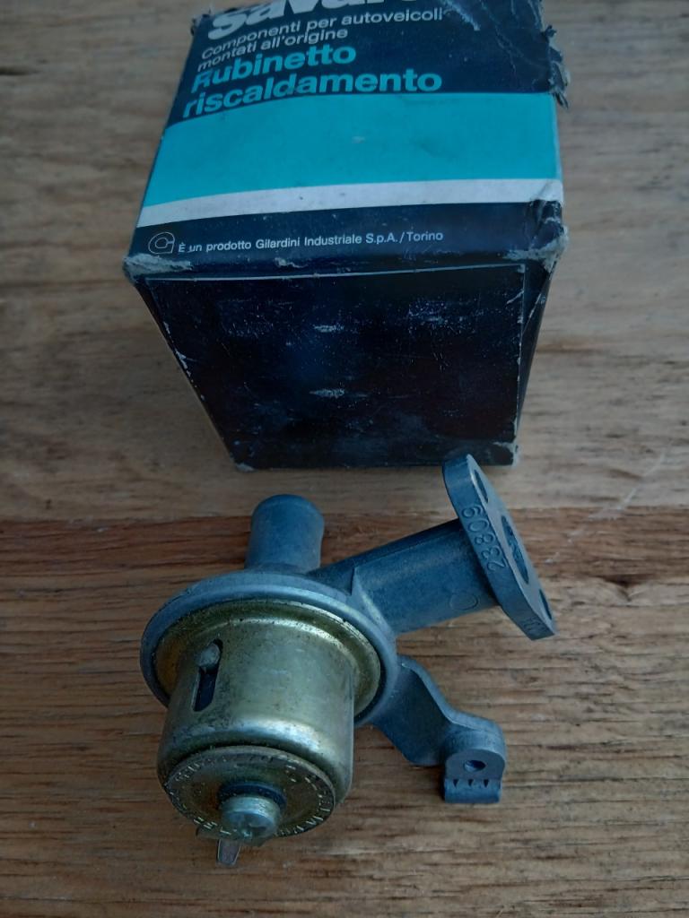 Robinet de chauffage FIAT 125 LesAnciennes.com