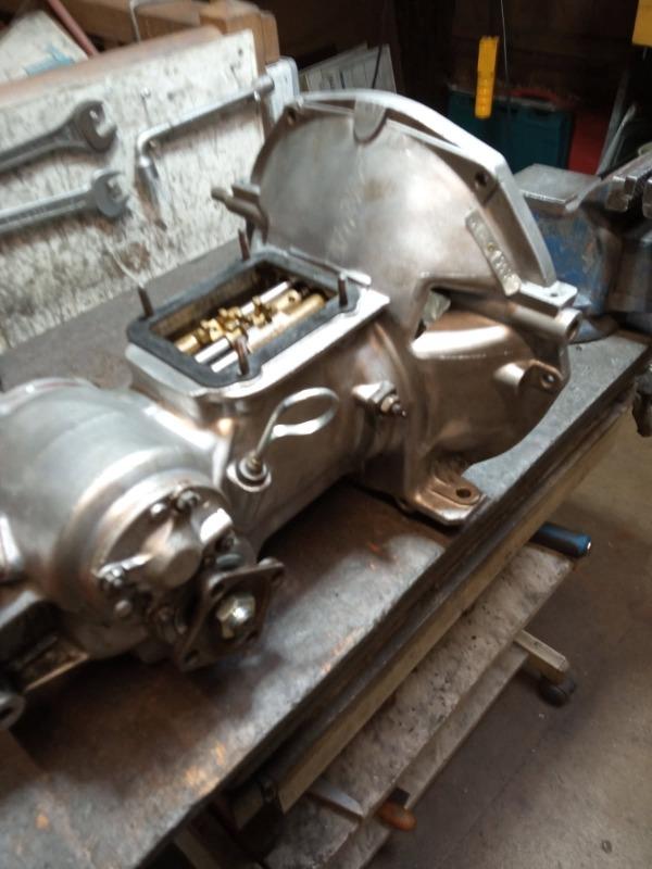 Boite de vitesses Panhard 24 3438 LesAnciennes.com