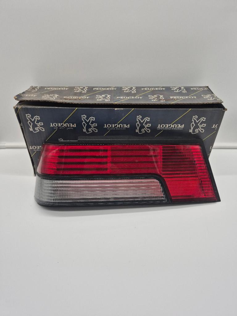 Lentille de Feu ARG Peugeot 405 LesAnciennes.com
