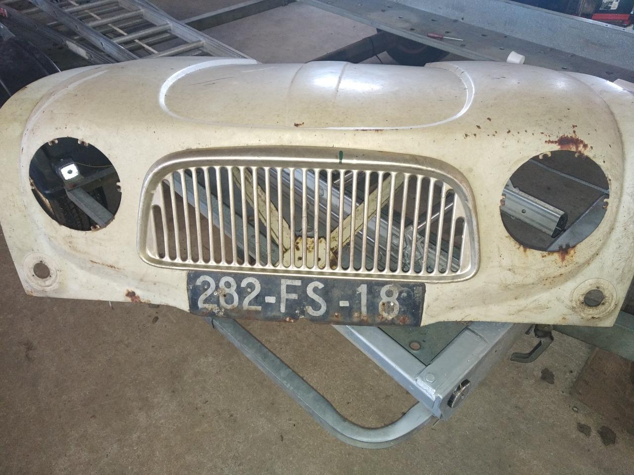 Capot RENAULT 4 (R4) LesAnciennes.com