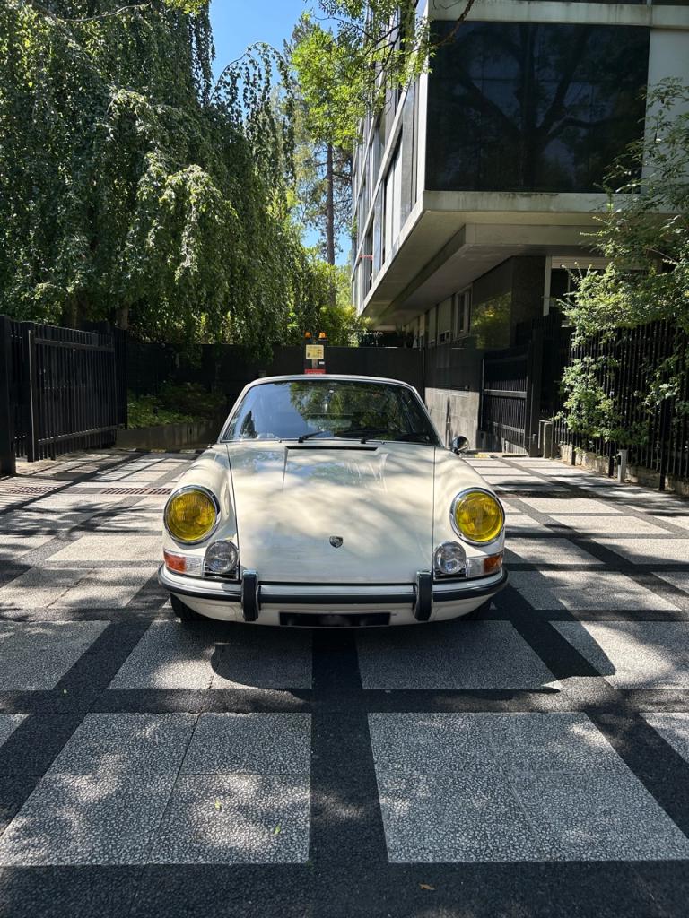 PORSCHE 911 2.0L E - 1969 LesAnciennes.com