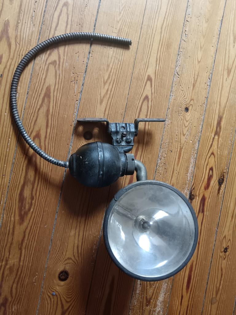 Pièces CITROEN RENAULT FORD phare rétroviseur LesAnciennes.com