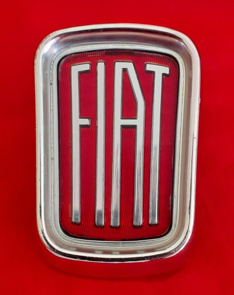 FIAT 850 siata spring insigne calandre avant LesAnciennes.com