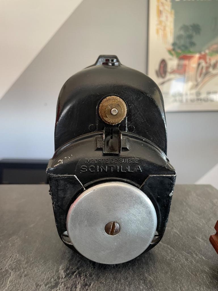 Magnéto SCINTILLIA 8 cylindres LesAnciennes.com