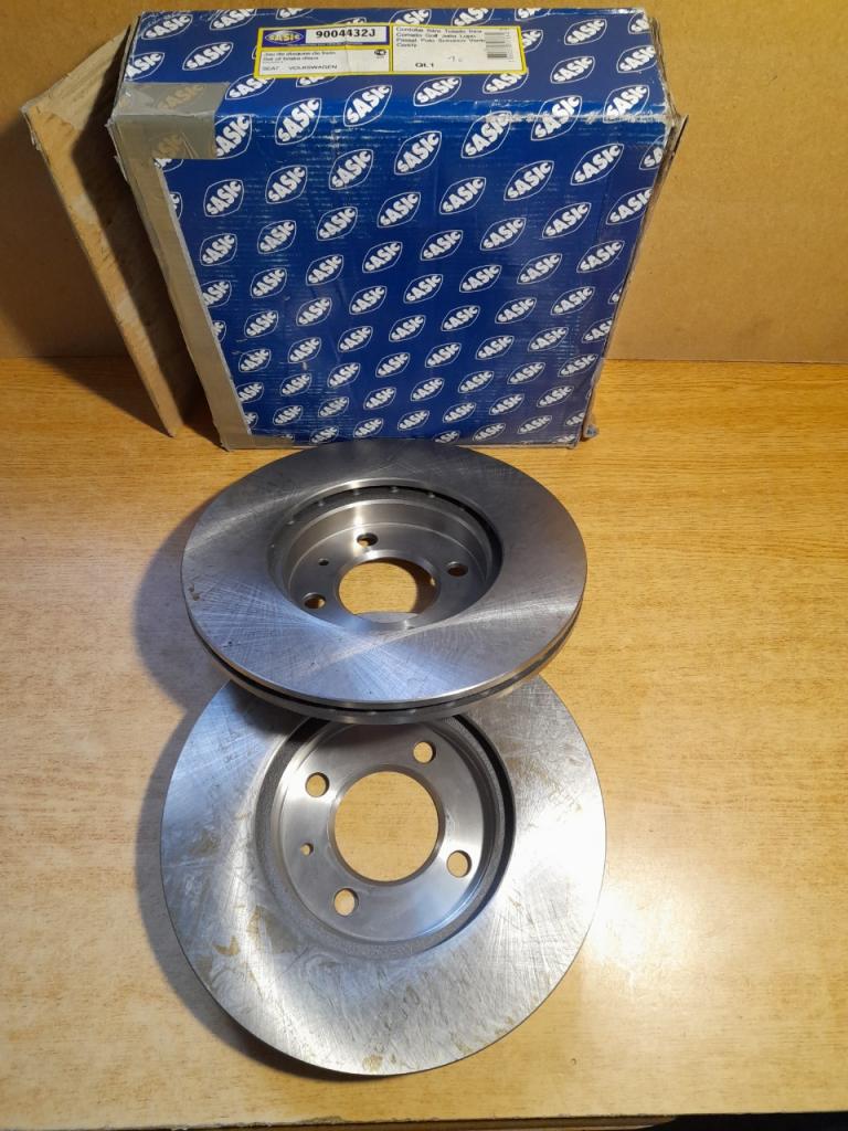 Disques de frein avant vw golf II GTI 16S 9004432J LesAnciennes.com