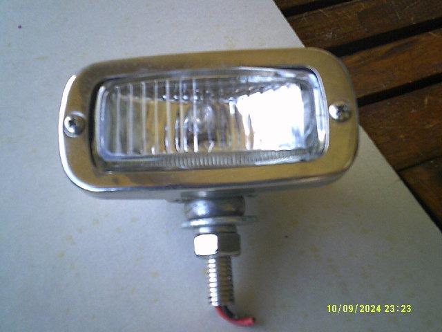 Feu de recul comme neuf,pour anciennes... LesAnciennes.com