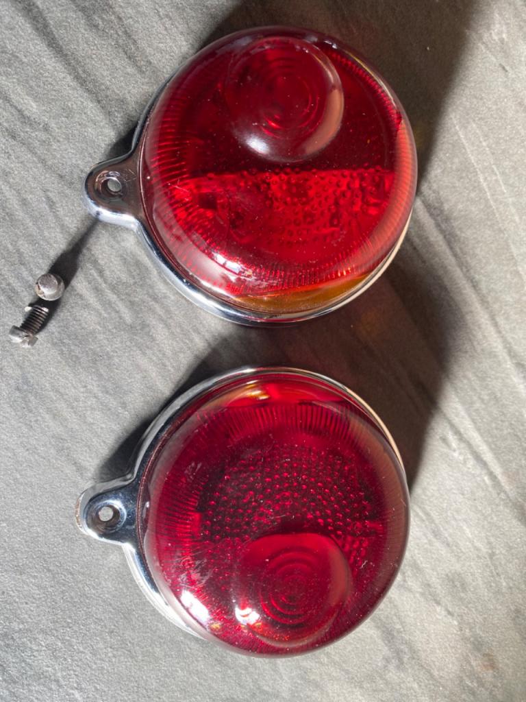 Feux DIVERS Feux arrières LesAnciennes.com