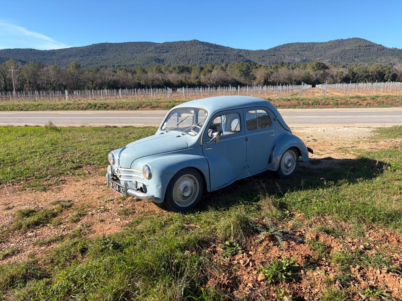 RENAULT 4CV - 1958 LesAnciennes.com