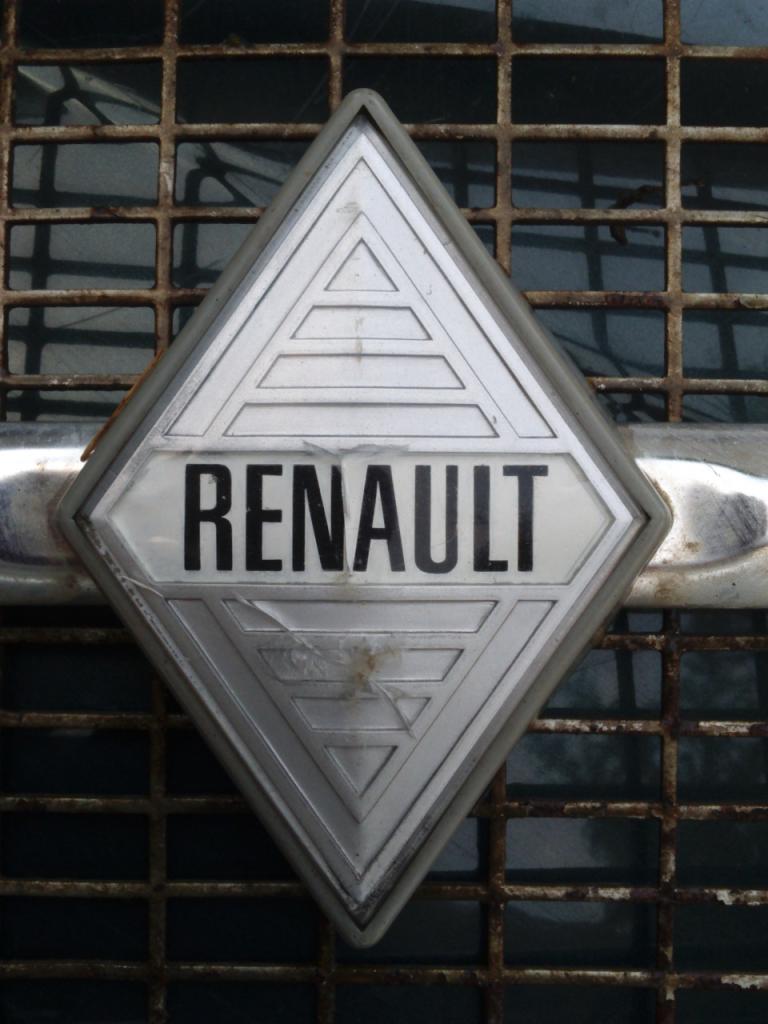 Lot de pièces RENAULT 4L (R4L) LesAnciennes.com