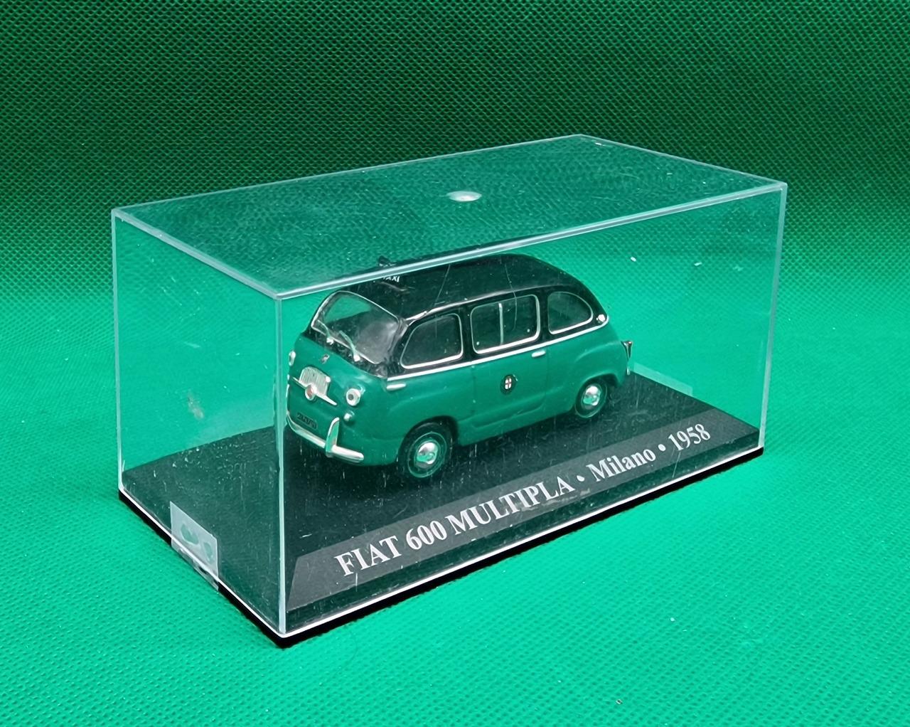 Fiat 600 Taxi Milano 1958 LesAnciennes.com