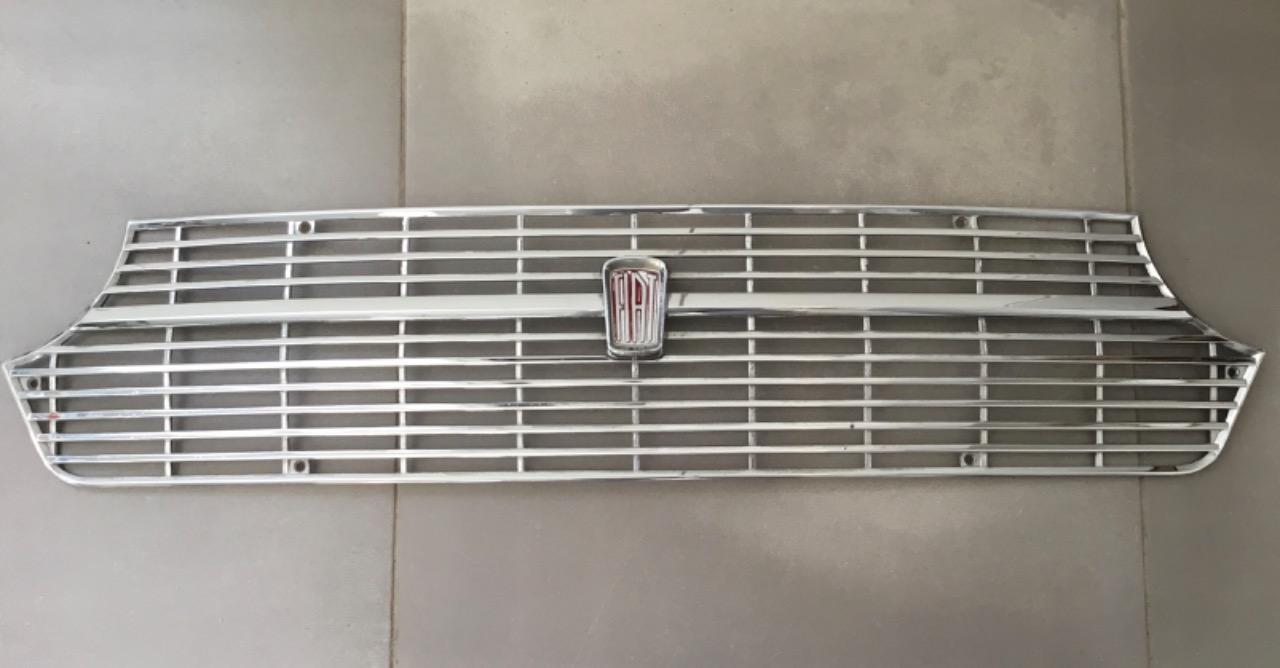 Calandre FIAT 1100 R LesAnciennes.com