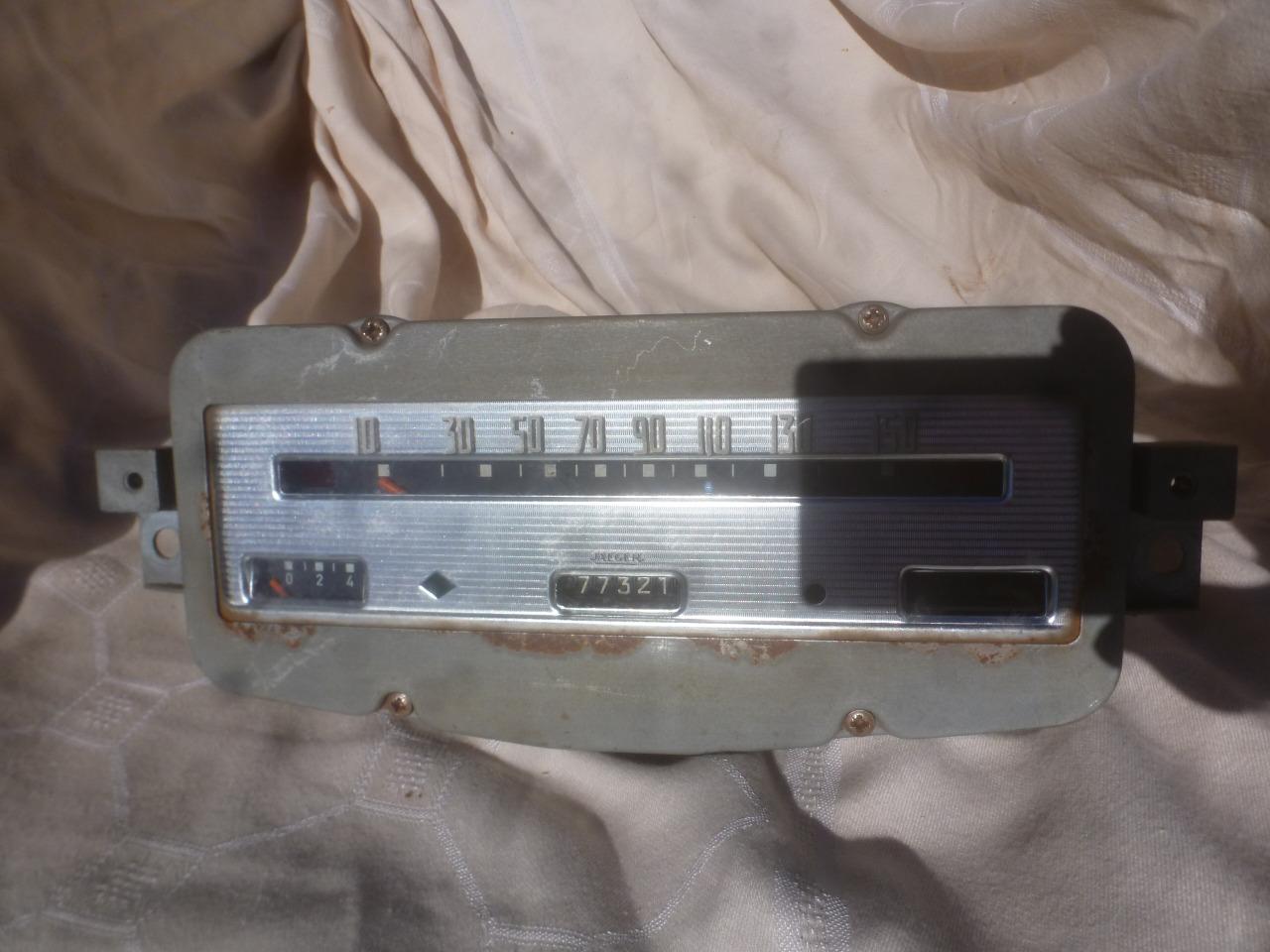 RENAULT 8 (R8):compteur 150 :JAEGER LesAnciennes.com