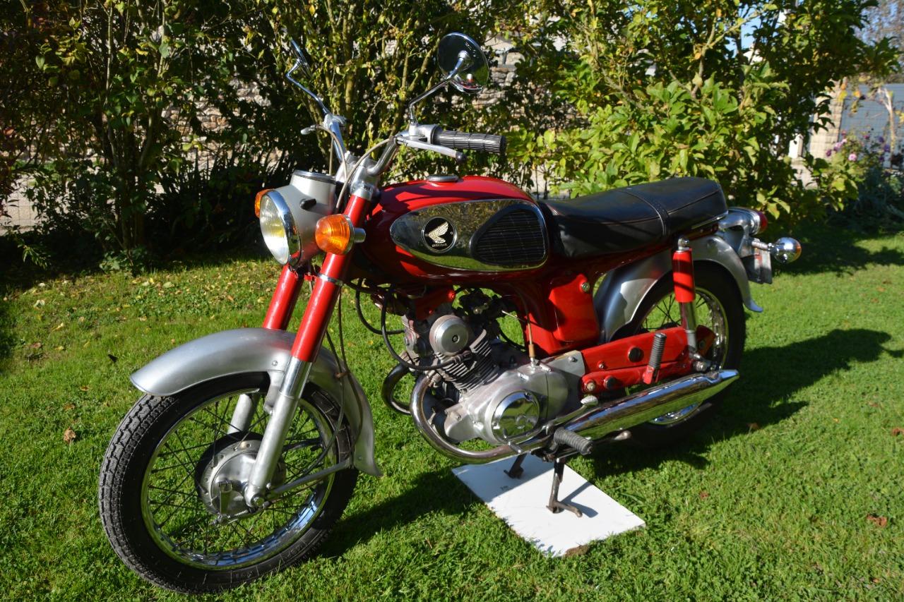 HONDA CD 125 - 1970 LesAnciennes.com