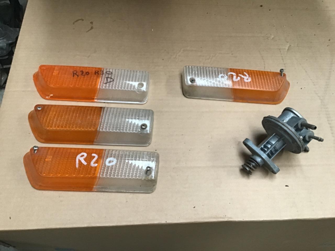 POMPE À ESSENCE CABOCHONS NEUFS RENAULT 20 (R20) LesAnciennes.com