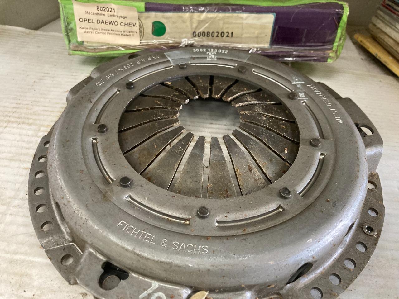 Mécanisme embrayage neuf OPEL Kadett 1.8 GSI LesAnciennes.com