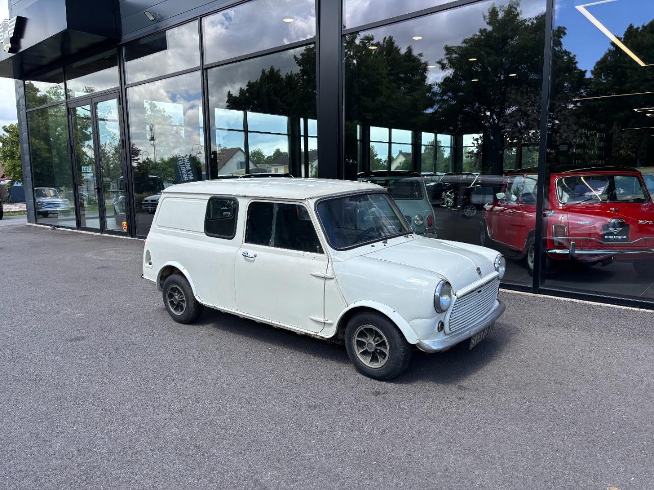 MINI Van - 1975 LesAnciennes.com