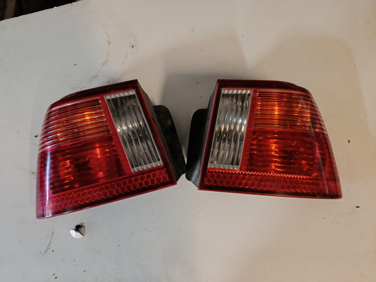 Feux arrière LesAnciennes.com