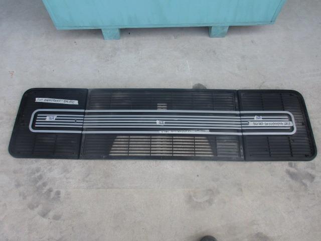 Calandre avant Fiat 100, 110, 130 NC LesAnciennes.com