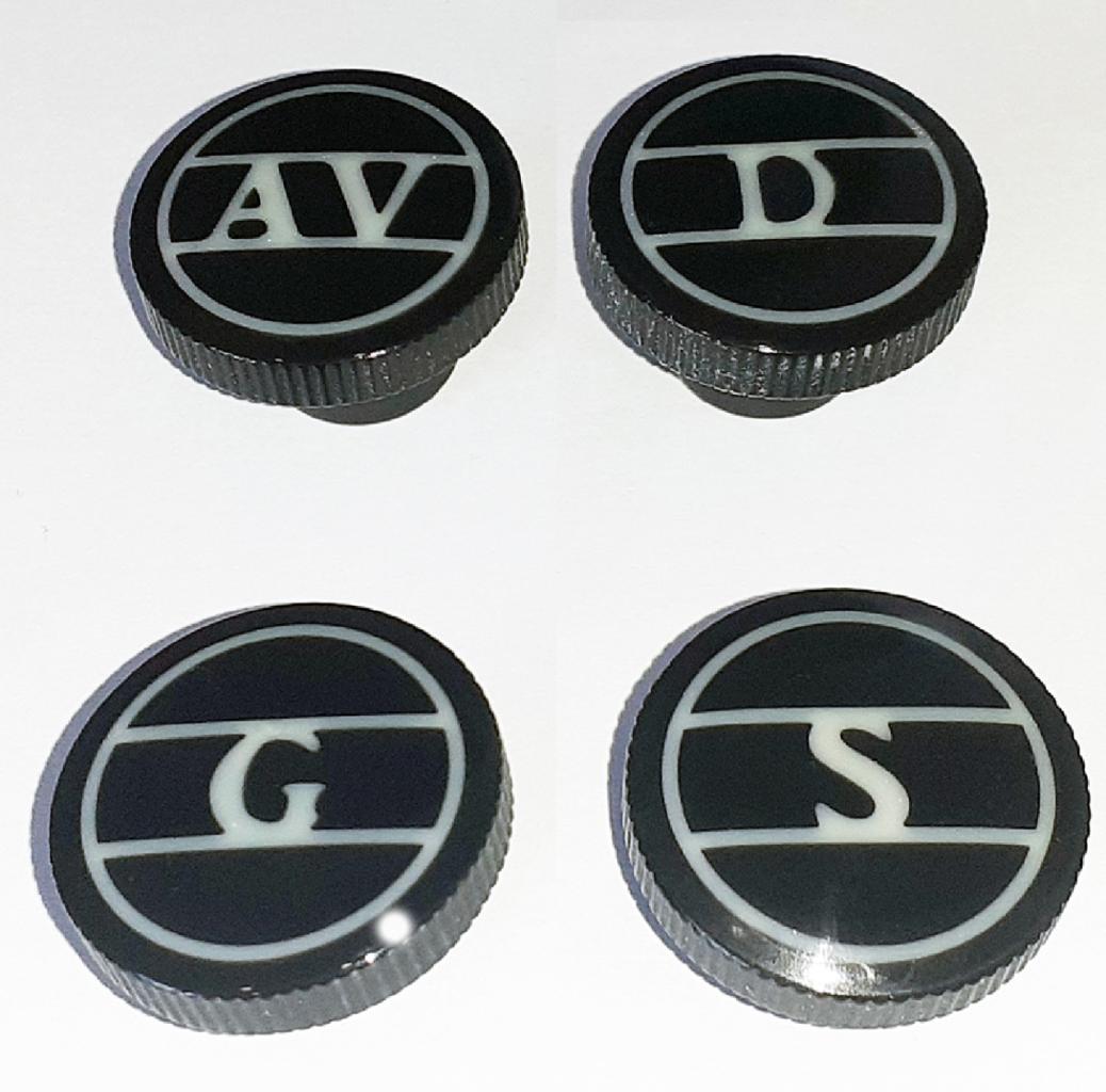 Boutons de tirette de tableau de bord SIMCA 8 LesAnciennes.com