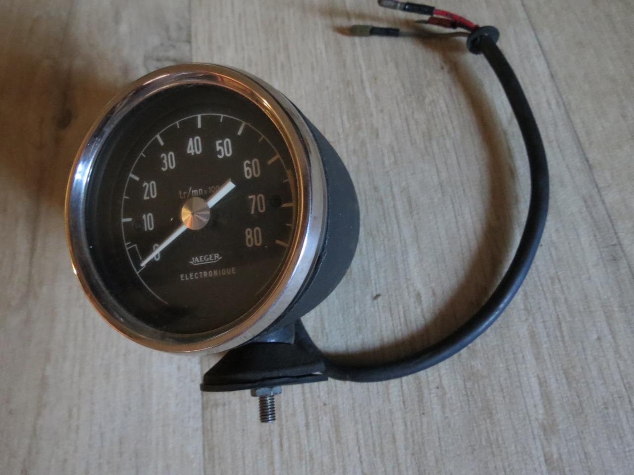 Compte-tours JAEGER jaeger LesAnciennes.com