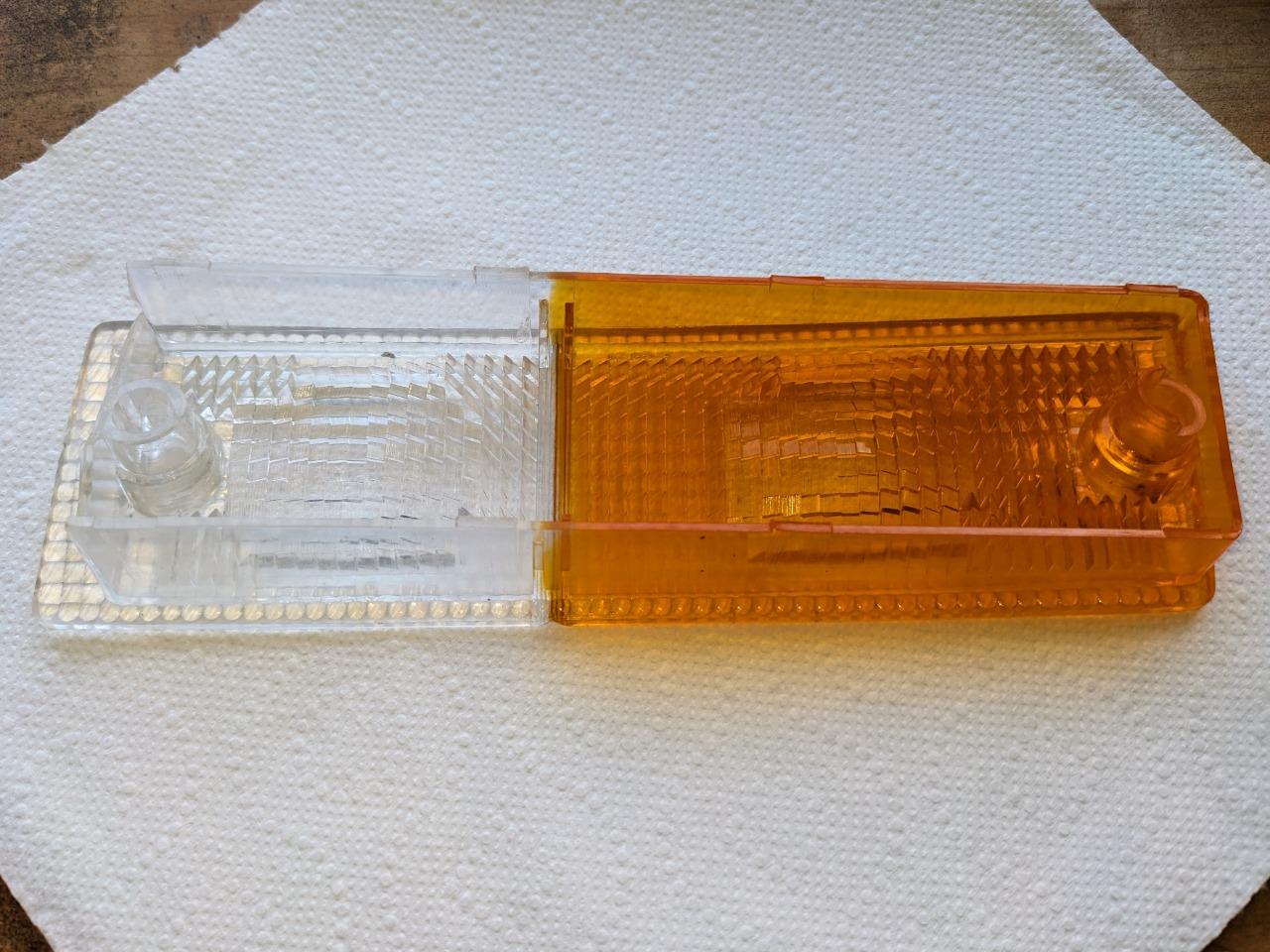 Ecran de feu AV FIAT Ritmo LesAnciennes.com