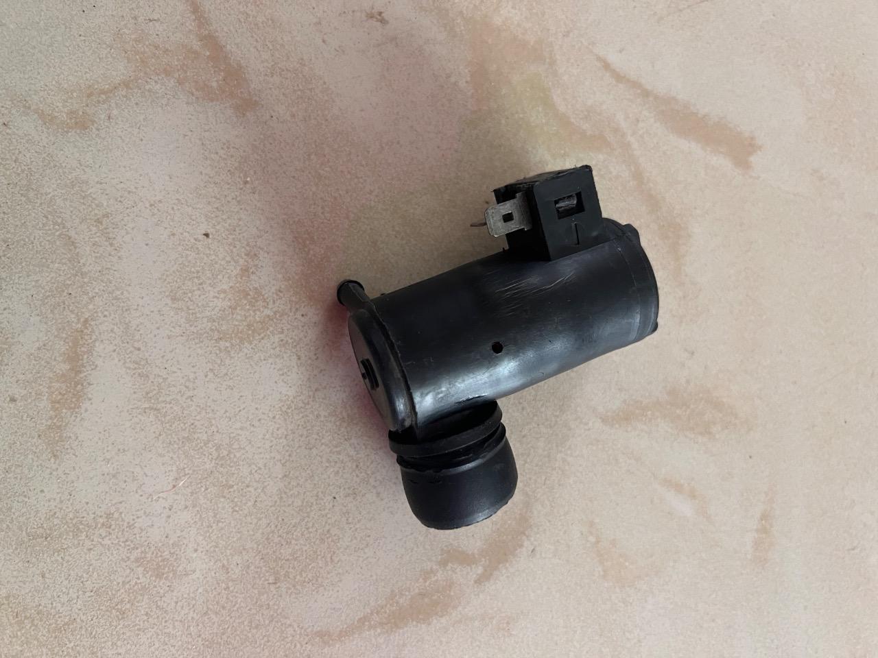 Pompe à eau PEUGEOT 205 XS LesAnciennes.com