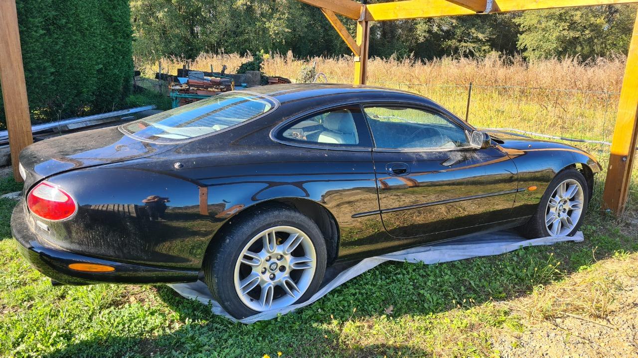 JAGUAR XK8 pour pièces LesAnciennes.com