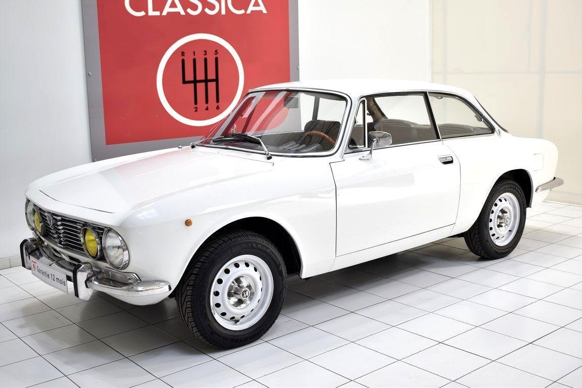 ALFA ROMEO 2000 coupé gt veloce - 1972 LesAnciennes.com