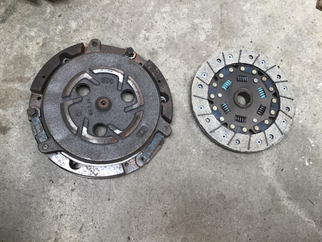 KIT EMBRAYAGE NISSAN DATSUN 310 LesAnciennes.com