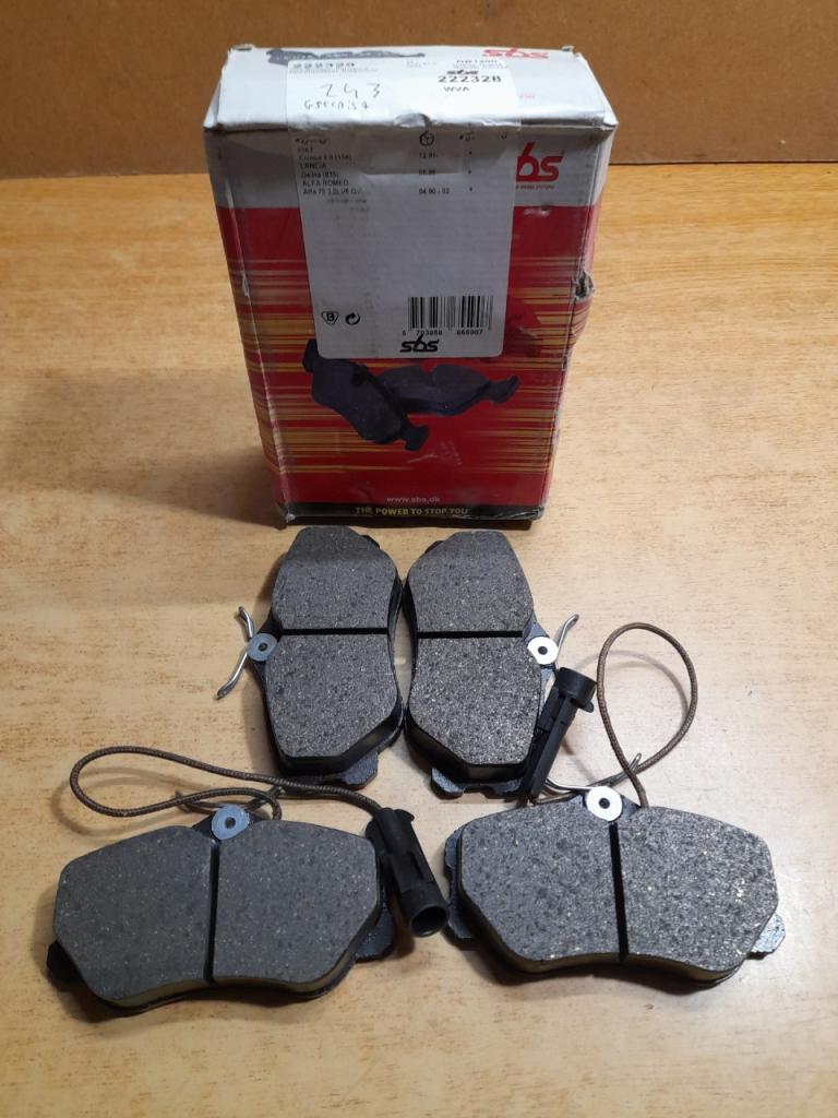 Plaquettes de frein avant alfa 75 3.0L V6 Croma LesAnciennes.com