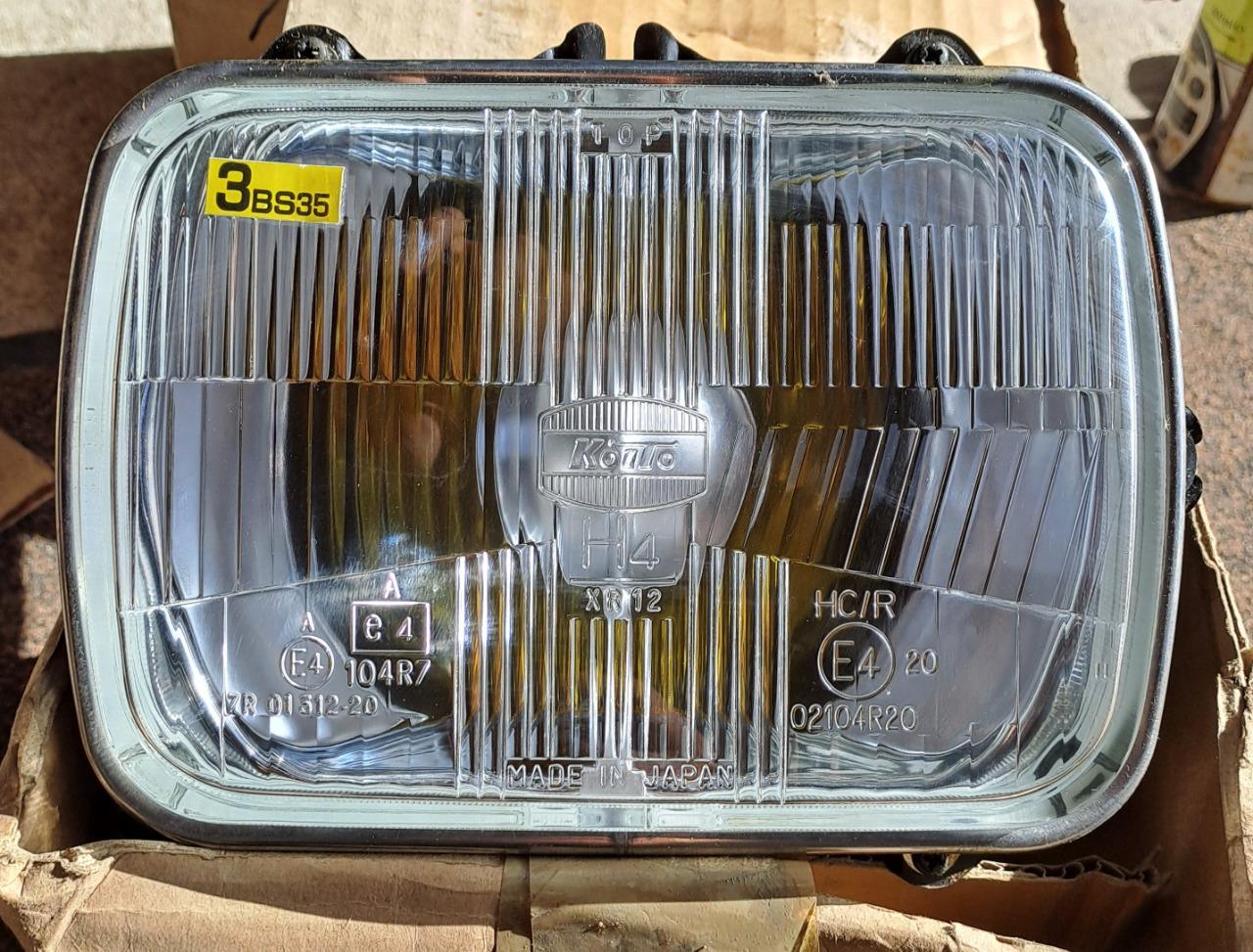 Phare MAZDA 323 Bg LesAnciennes.com