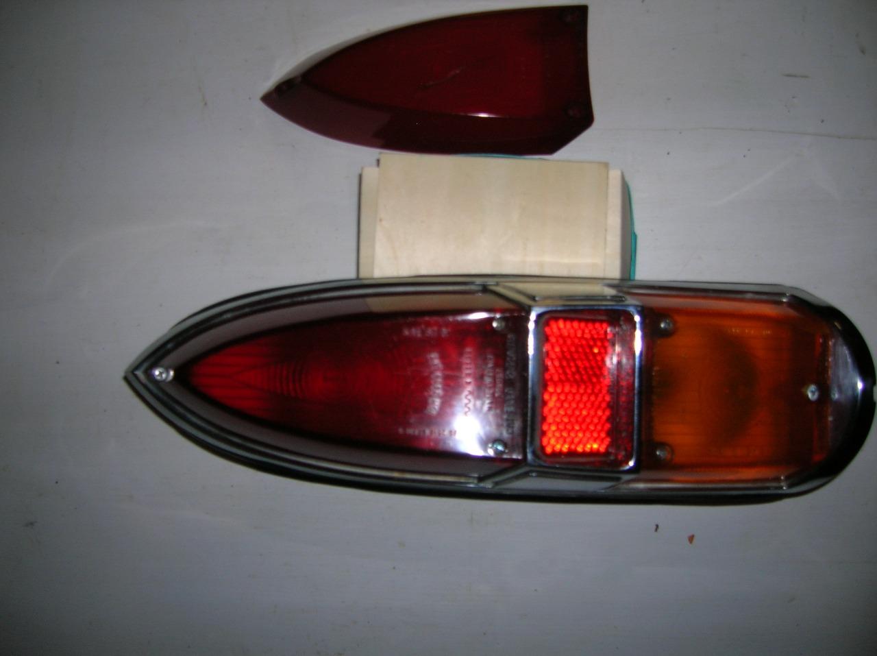 Feu PEUGEOT 404 Cabriolet ou coupé LesAnciennes.com