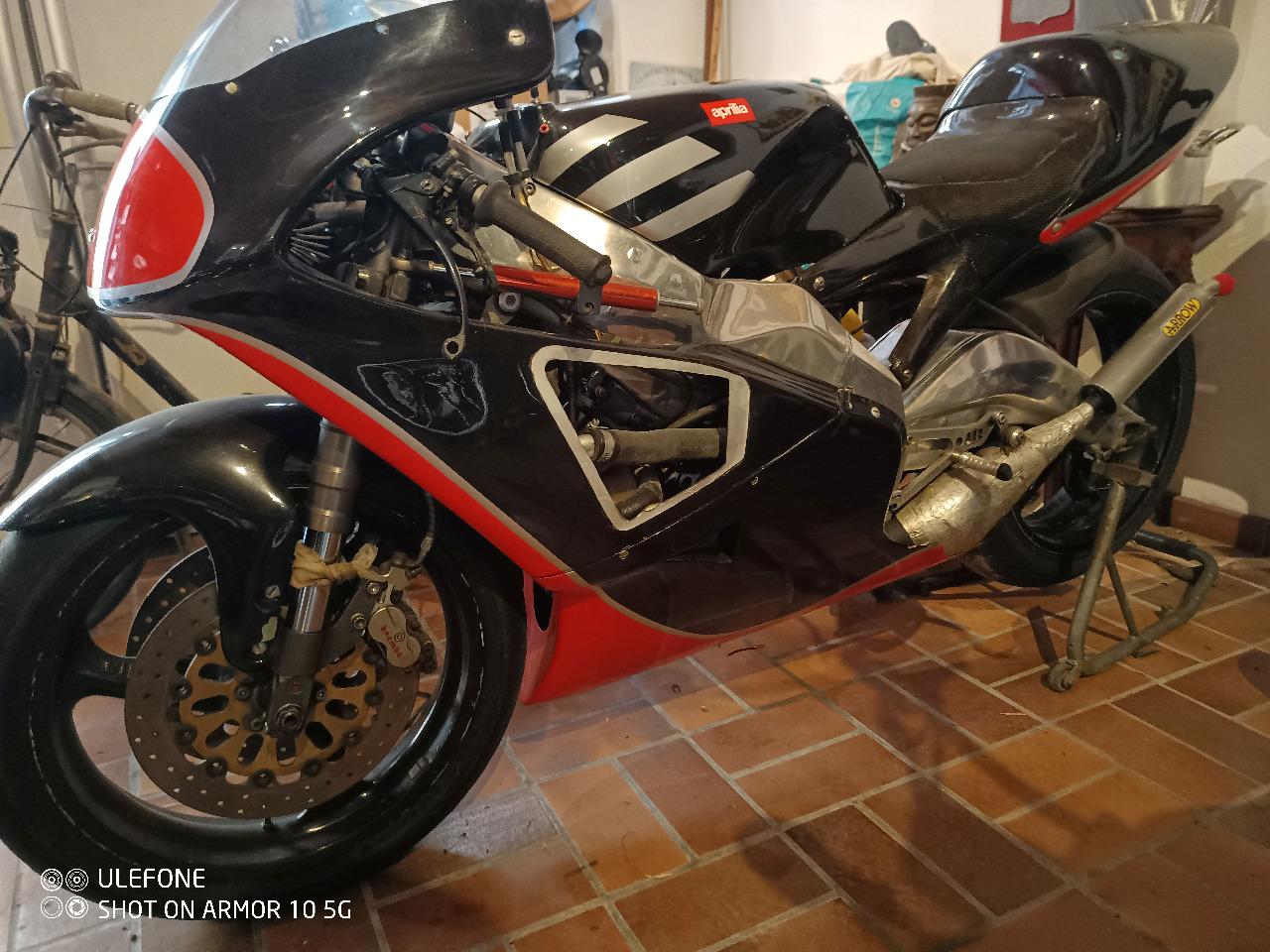 APRILIA 250 RSW course usine LesAnciennes.com