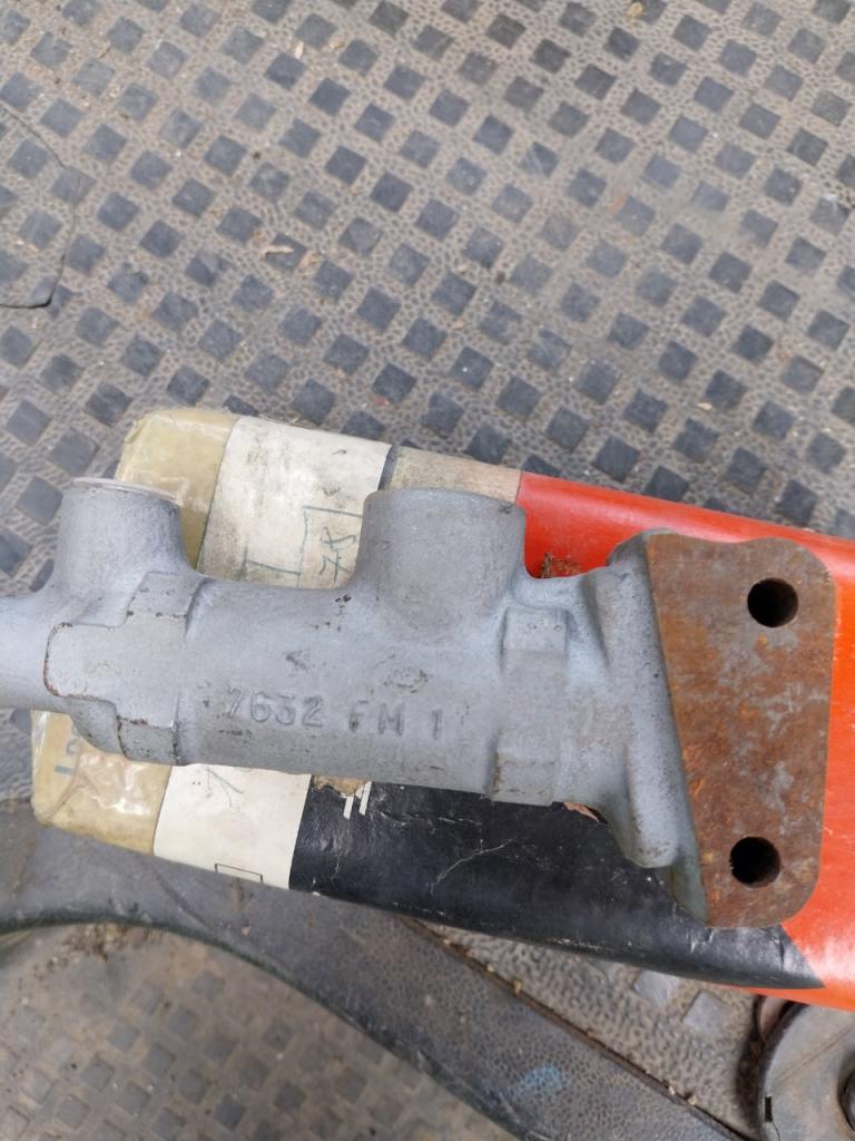 Maitre cylindre CITROEN 2CV LesAnciennes.com