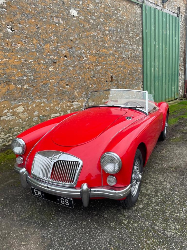 MG MGA 1600 ROADSTER - 1961 LesAnciennes.com