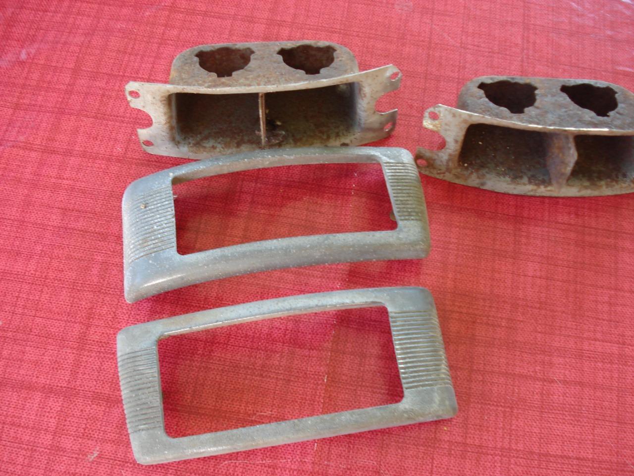 Enjoliveurs FORD Vedette LesAnciennes.com