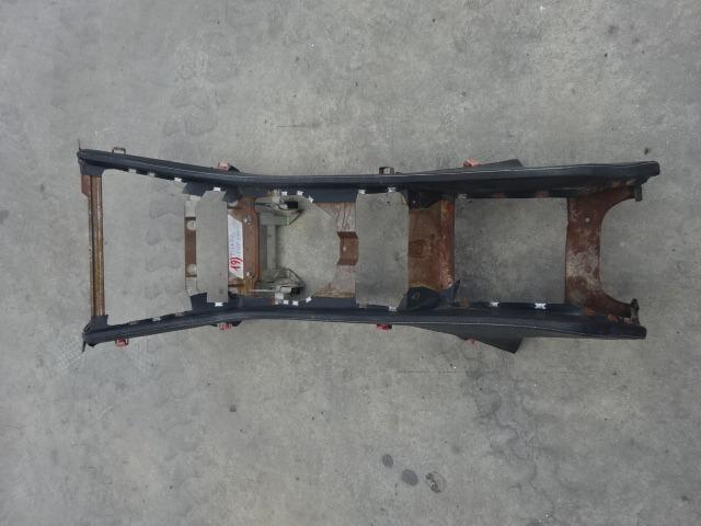 Tunnel central pour Fiat 130 Coupé LesAnciennes.com