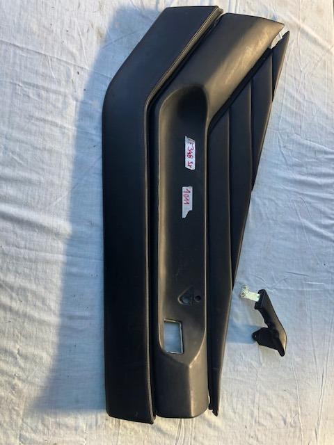 Panneau de porte intérieur gauche pour Ferrari 348 LesAnciennes.com
