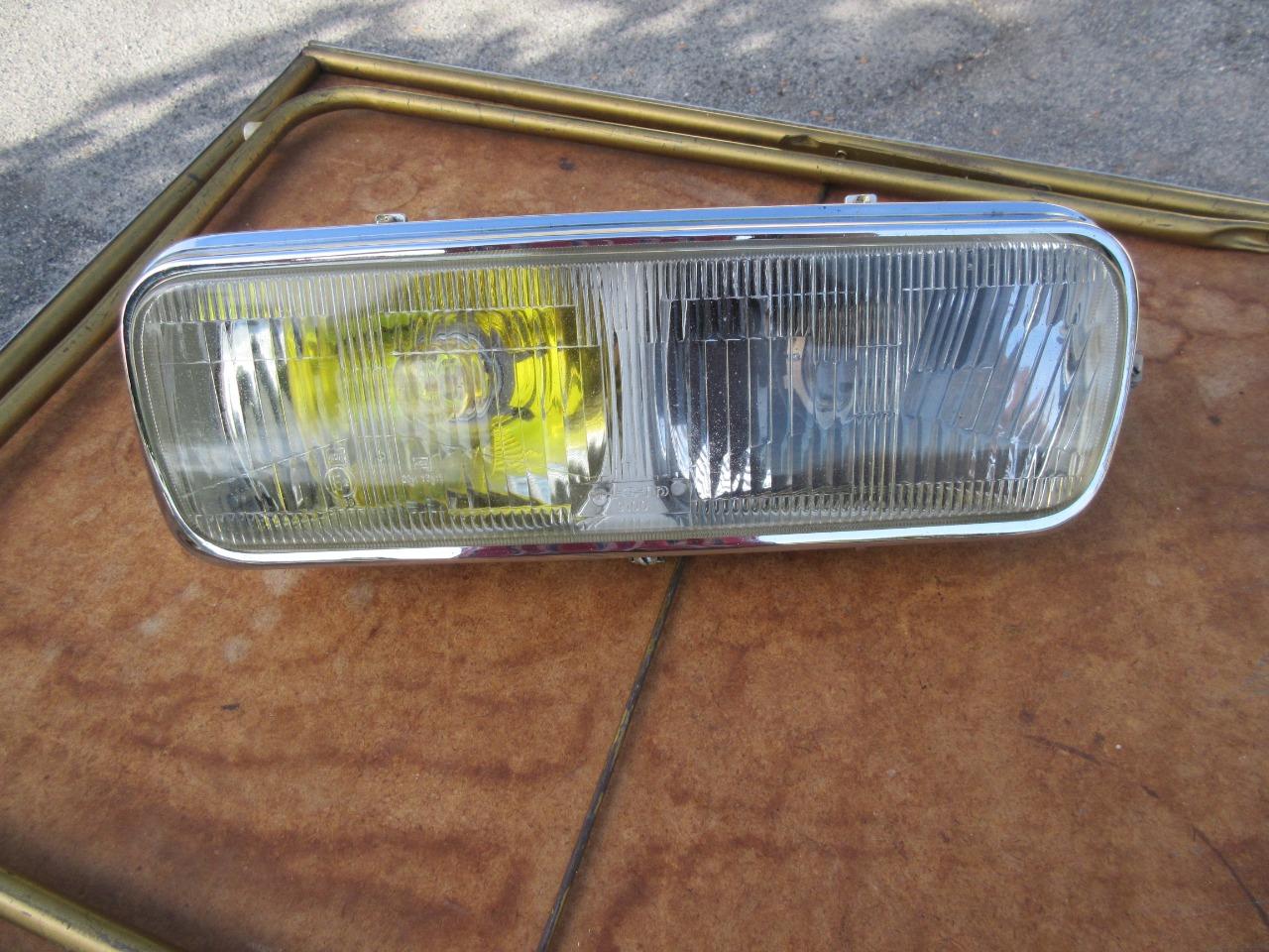 Phare PEUGEOT 504 coupé,cabriolet LesAnciennes.com