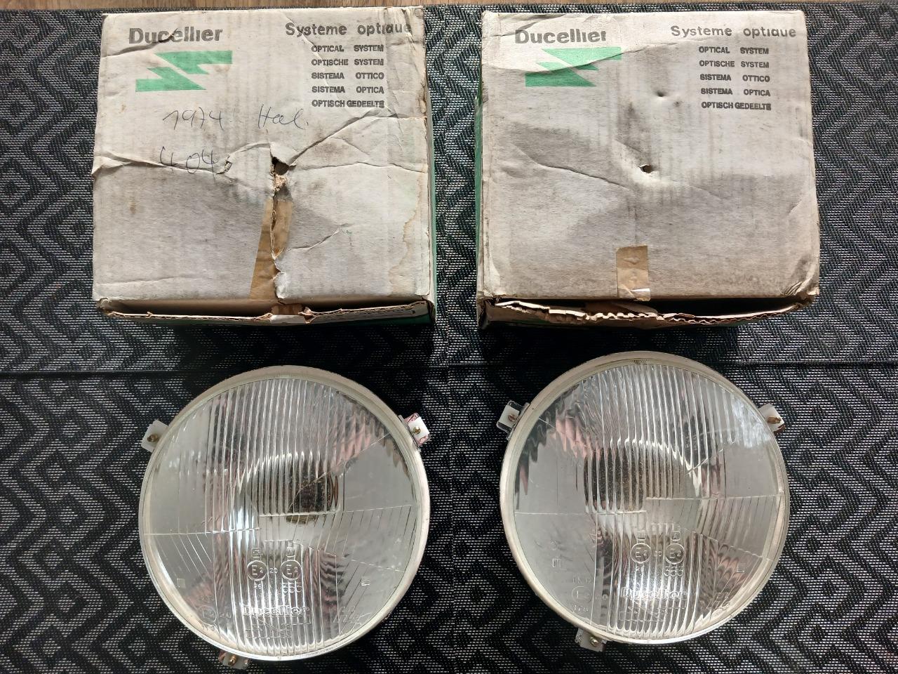 Phares ducellier H4 PEUGEOT 404 LesAnciennes.com