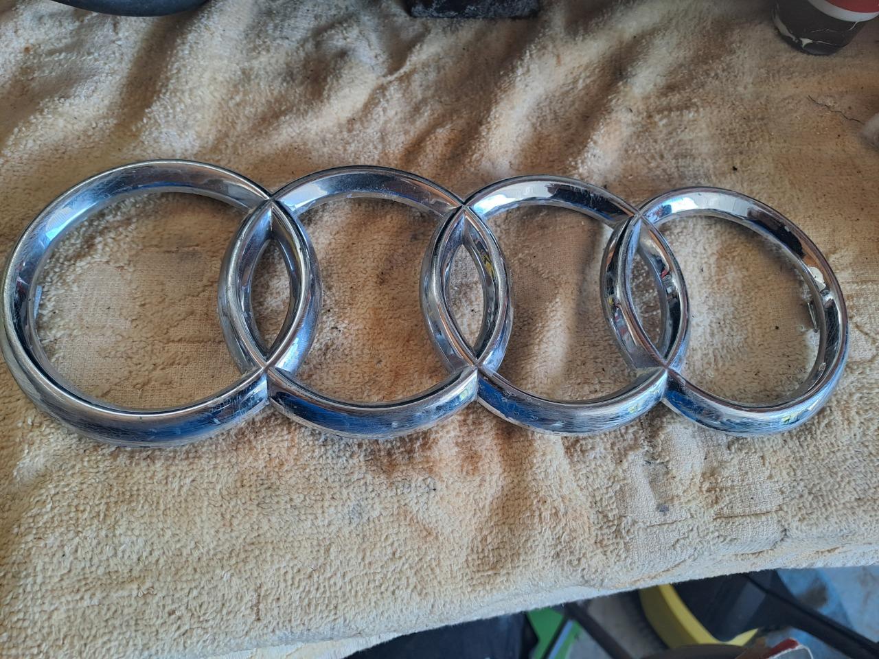 Monogramme AUDI LesAnciennes.com