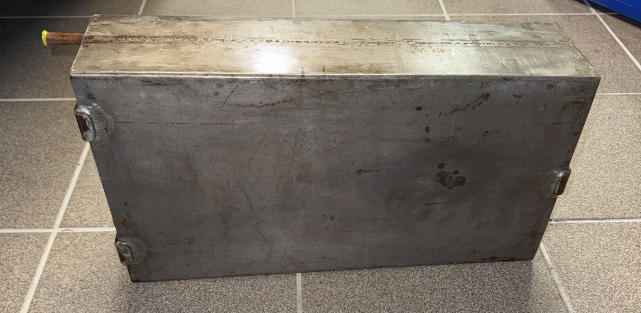 Réservoir d\'huile Bugatti Grand Prix T35/37 LesAnciennes.com