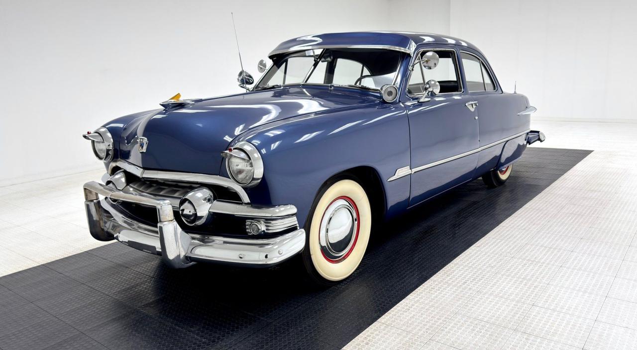 1951 Ford Custom Deluxe LesAnciennes.com