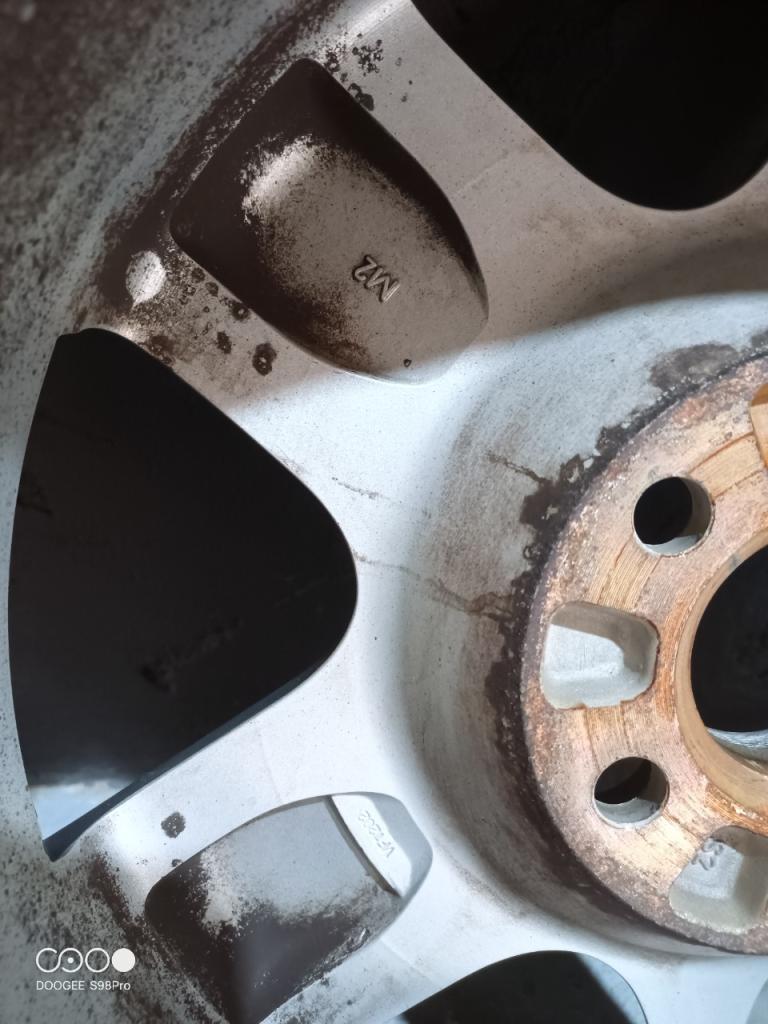 Paire de jantes d'origine VW Avus 15 pouces Golf 4 LesAnciennes.com