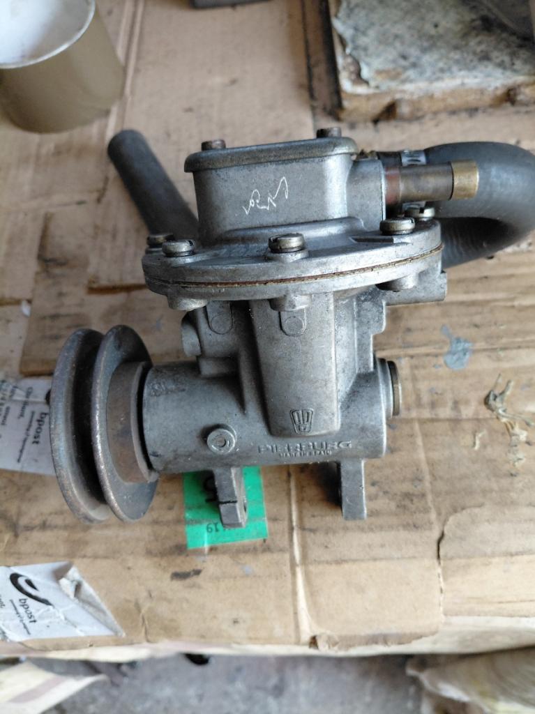 Pompe PEUGEOT 504 LesAnciennes.com